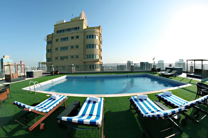 Pool 59 of 76