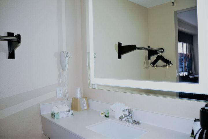 2 Double Beds (1 of 8)