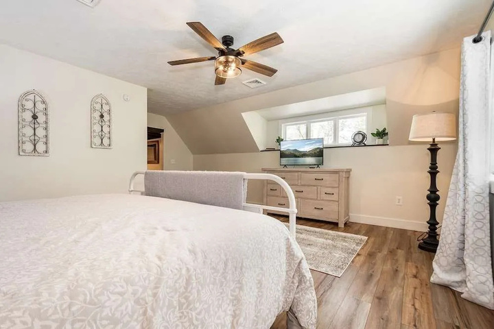 Room 2 of 18