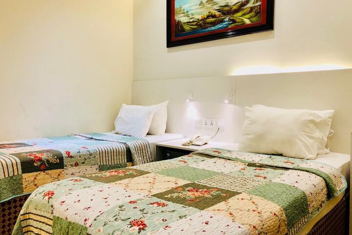 Room 18 of 34