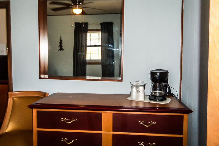 Room 35 of 83