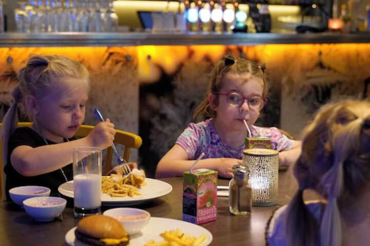 Dining 70 of 100