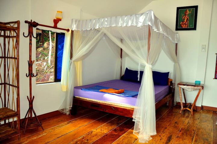 Room 10 of 75