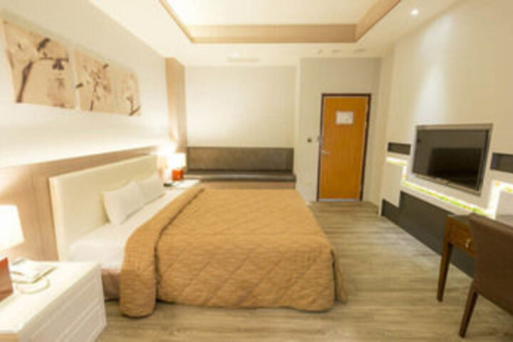 Room 52 of 84