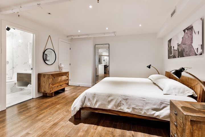 Room 20 of 104
