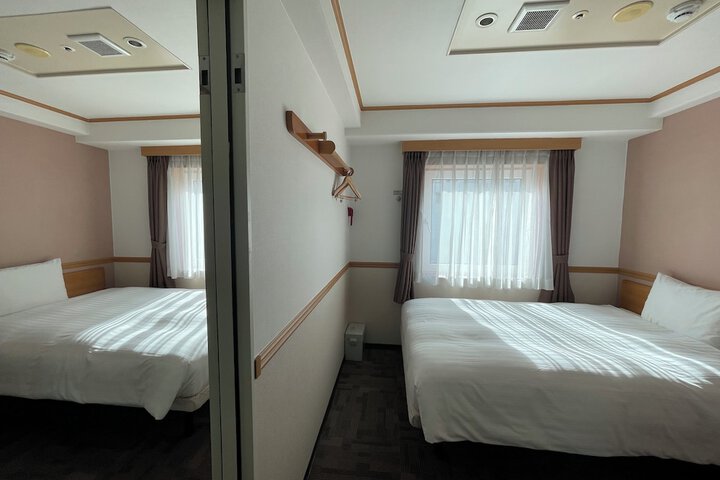 Room 11 of 40