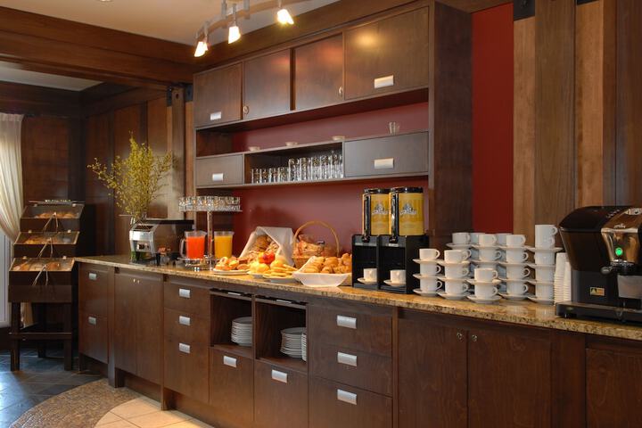 Breakfast area