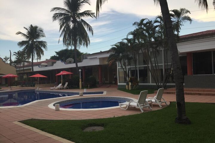 Pool 18 of 53