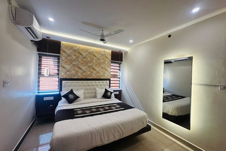 Room 15 of 30