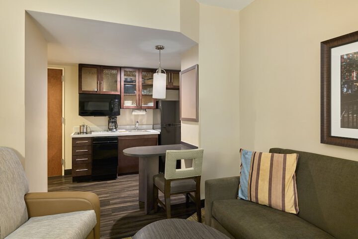 Studio Suite 1 Queen Bed City View High Floor (4 of 30)