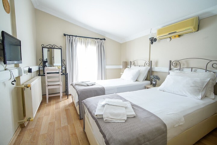 Room 8 of 41