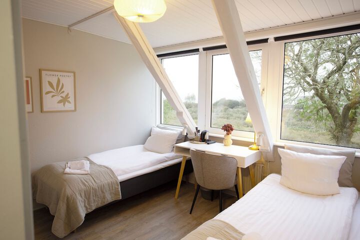 Room 9 of 29