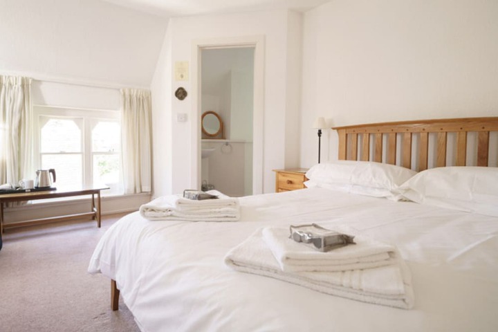 Room 10 of 26