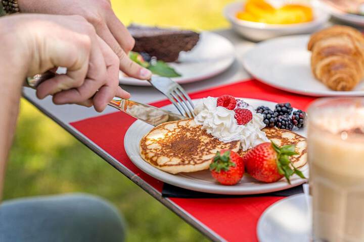 Breakfast/Coffee Service 27 of 49