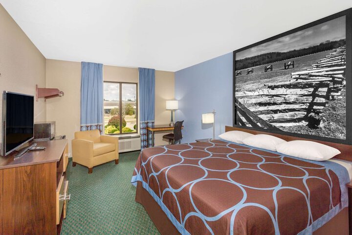 1 King Bed (3 of 26)