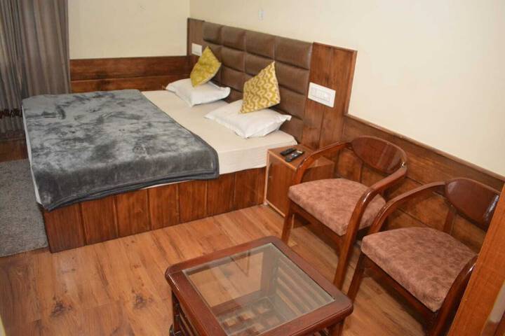 Room 3 of 13