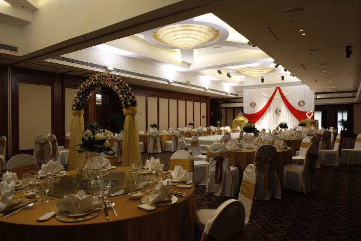 Ballroom/Hall 144 of 175