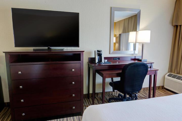 1 King Bed (19 of 19)