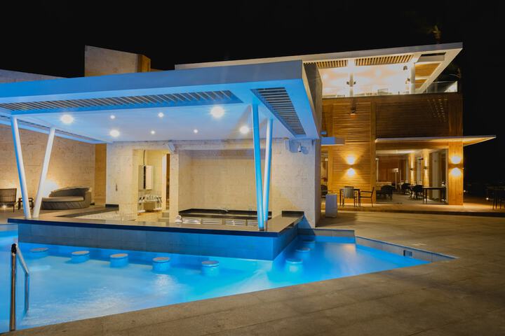 Pool 108 of 322