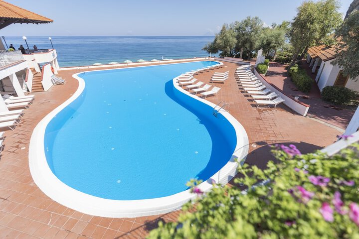 Pools & Facilities