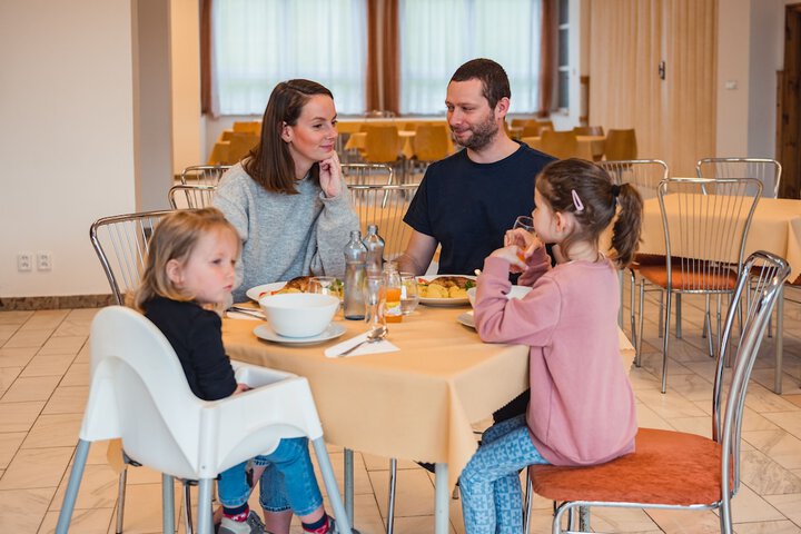 Dining 64 of 100