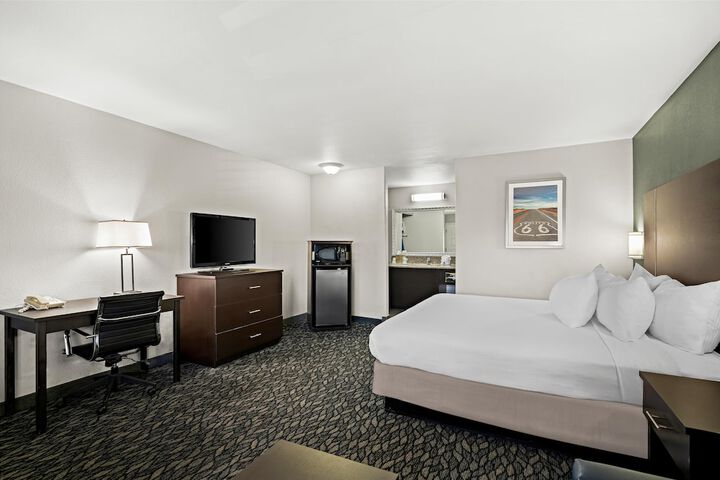 Room 17 of 36