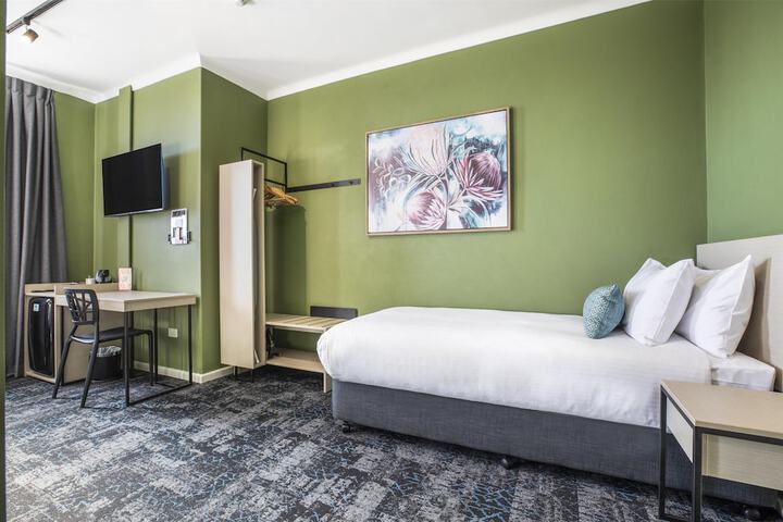 Room 31 of 67