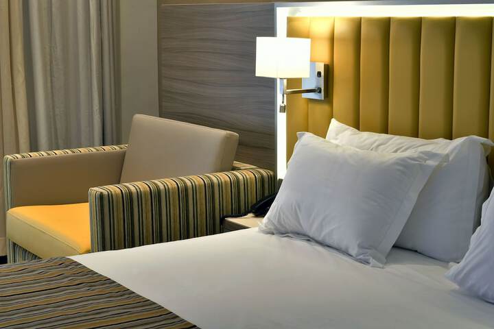 Room 20 of 37
