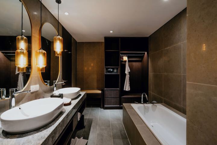 Room 16 of 26