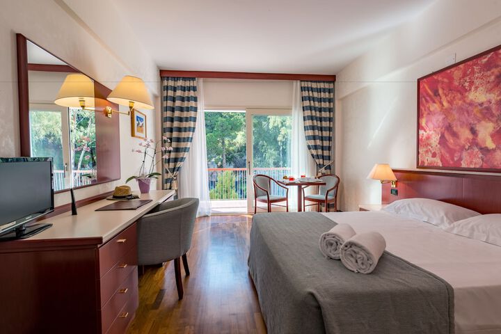 Room 21 of 72
