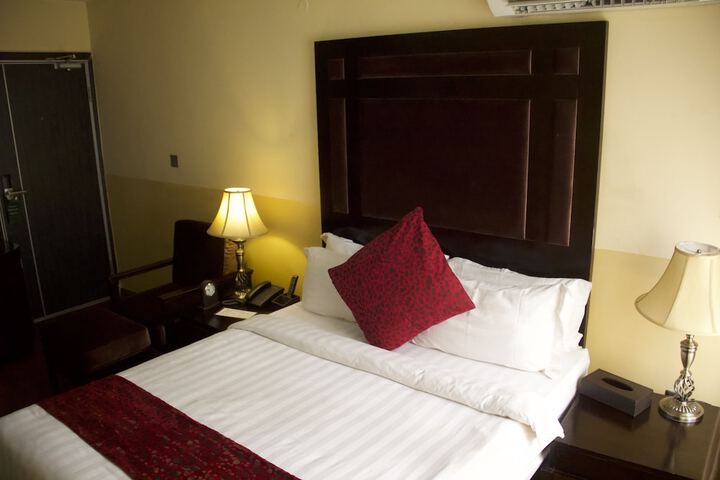 Room 12 of 44