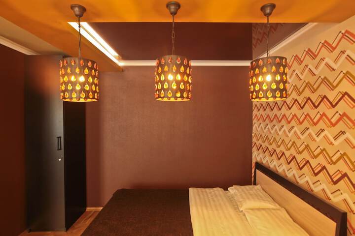 Room 25 of 164