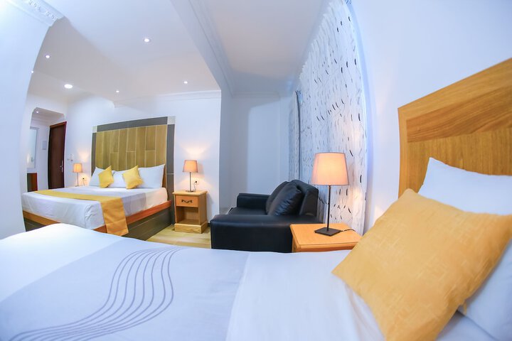 Room 3 of 37