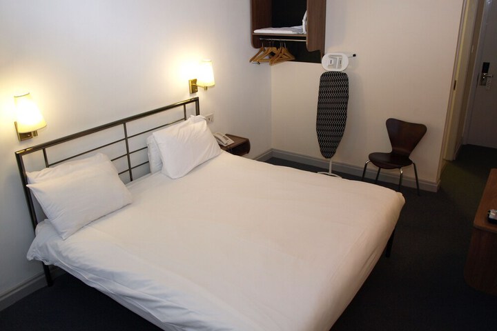 Room 39 of 236