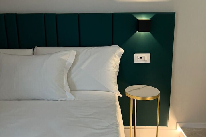 Room 14 of 28