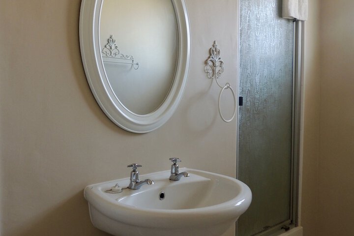 Room 42 of 60