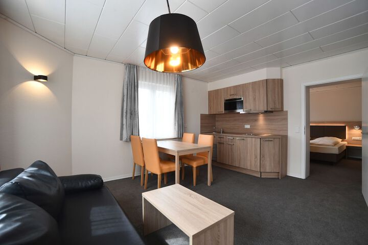 Room 12 of 83