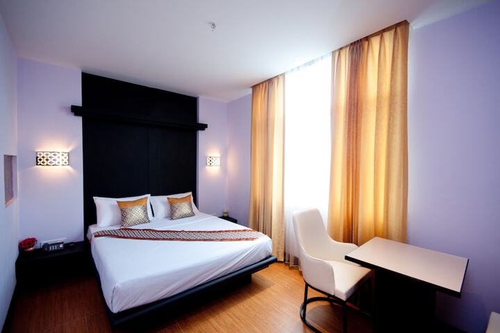 Room 6 of 30