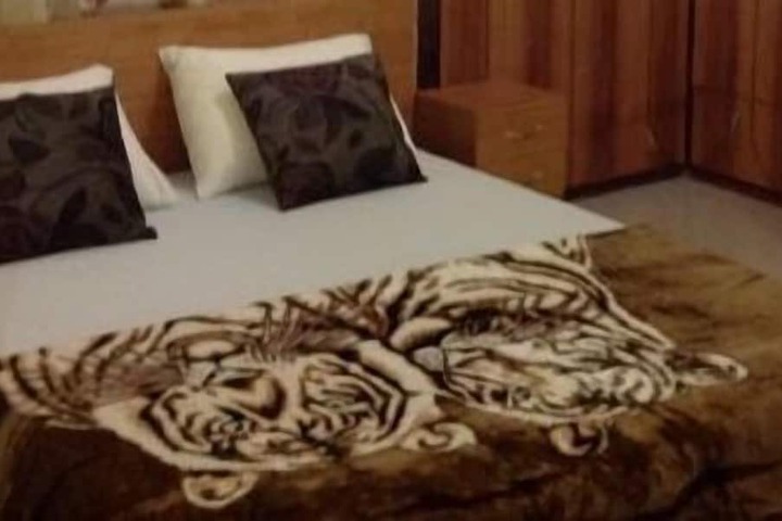 Room 5 of 20