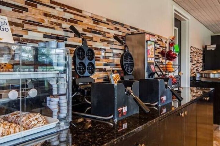 Breakfast/Coffee Service 7 of 8