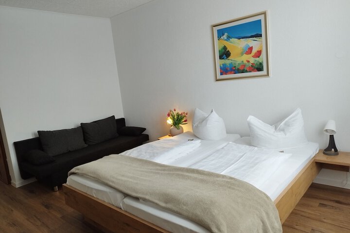 Room 6 of 27