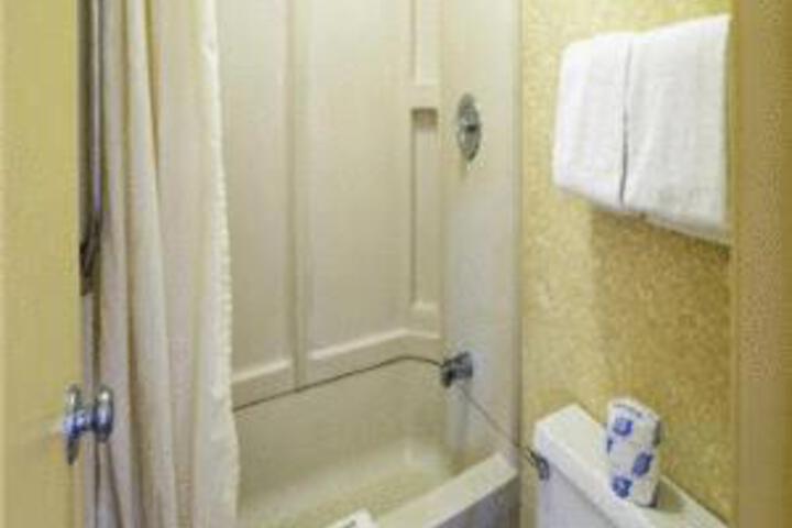 2 Double Beds Deluxe (3 of 3)