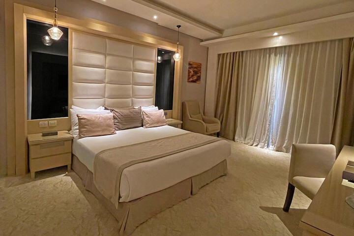 Room 51 of 120