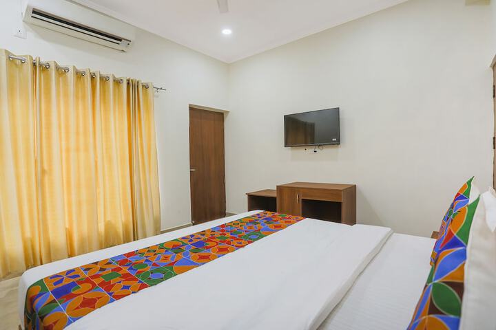 Room 15 of 30