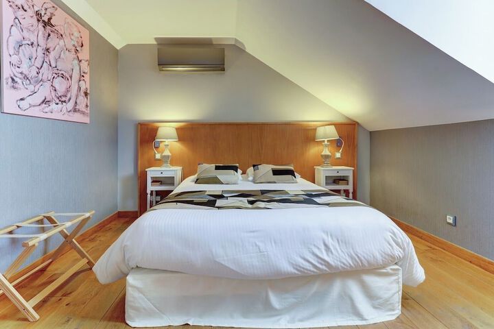 Room 19 of 42