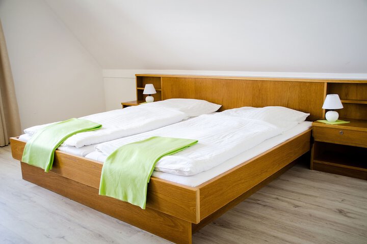 Room 2 of 25