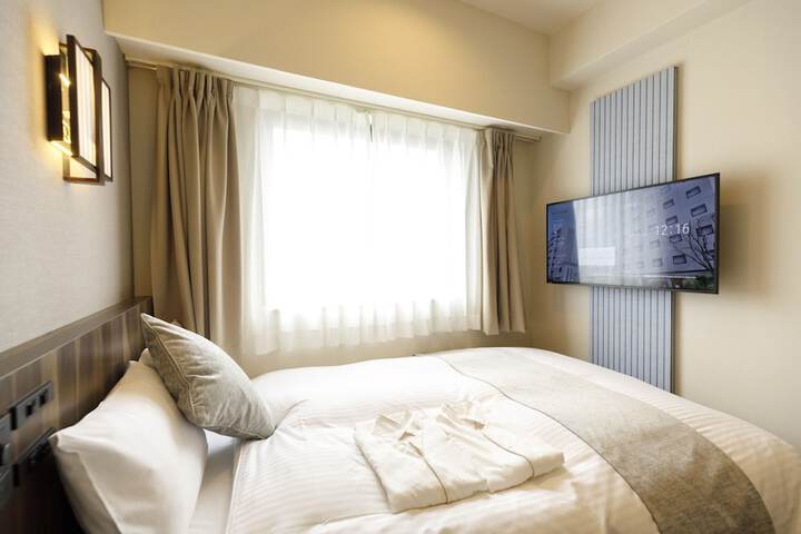 Room 22 of 48