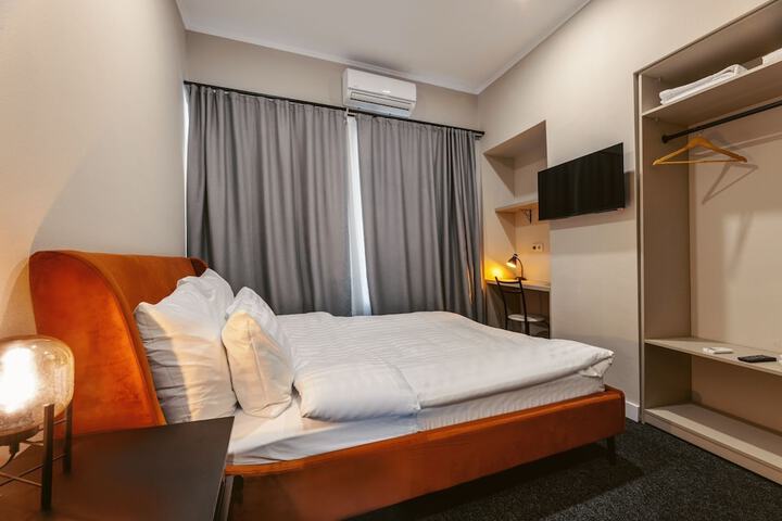 Room 30 of 60