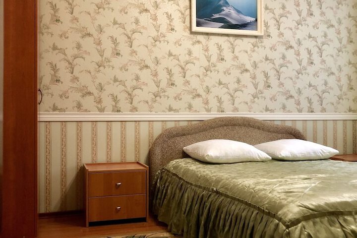 Room 11 of 19