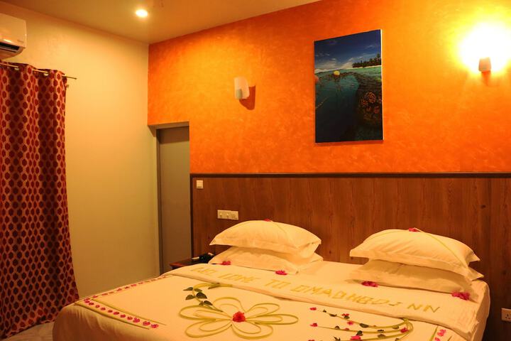 Room 32 of 34